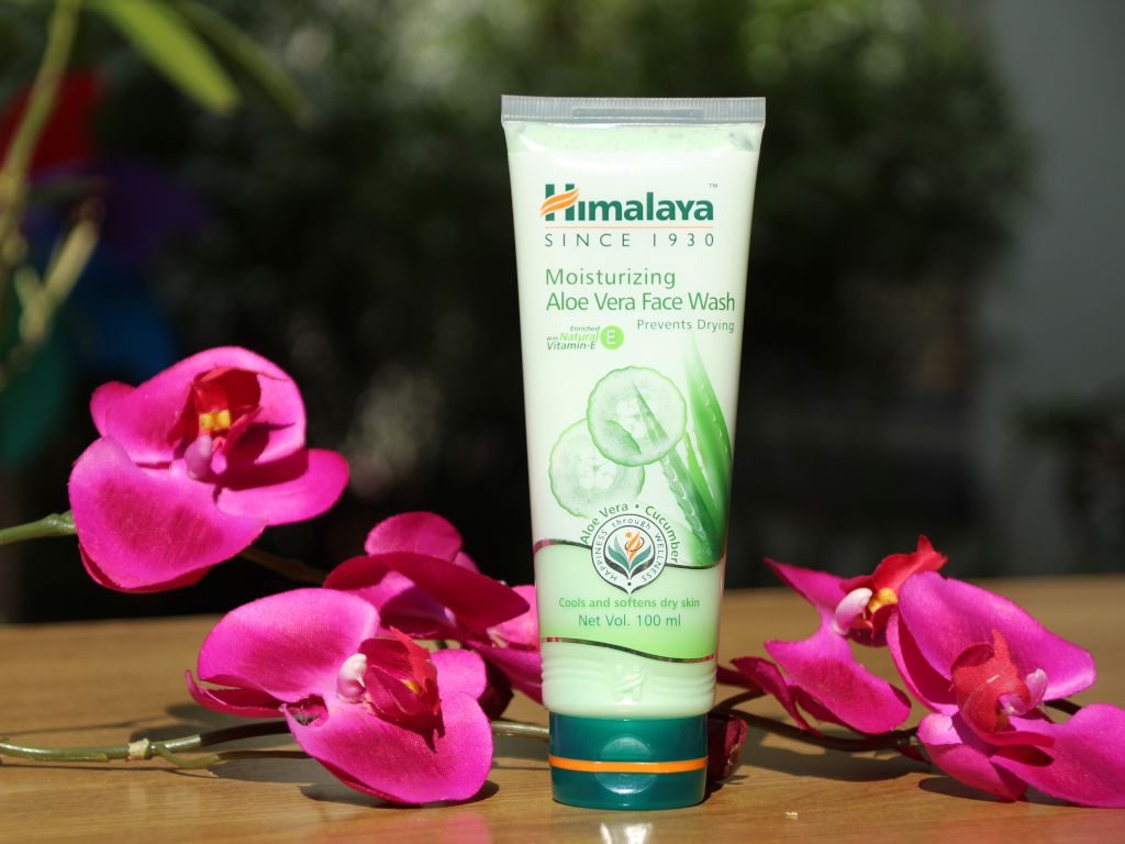 Himalaya Moisturizing Aloevera Face Wash 100 ml